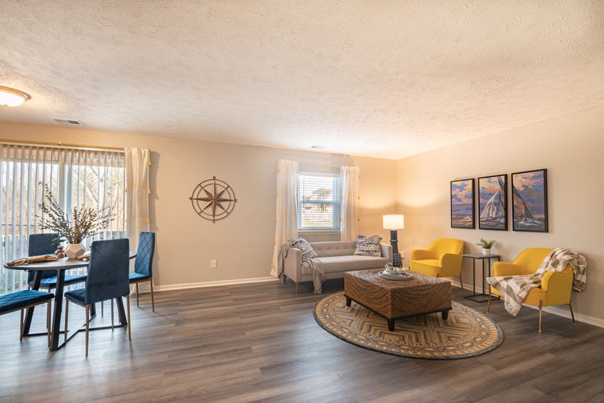 Spinnaker Court Apartments, 3685 St. Thomas Blvd, Indianapolis, IN